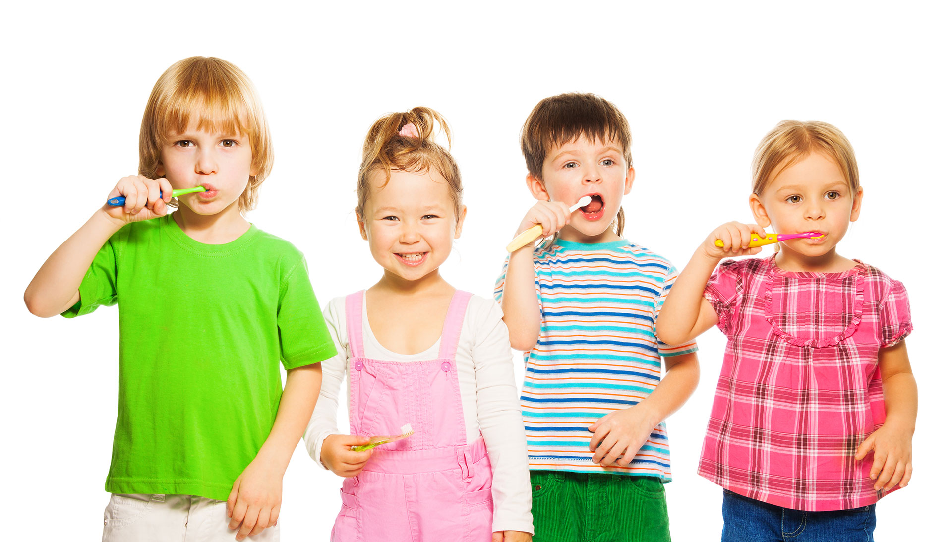 Dental Health Tips For Kids - Happy kids brushing their teeth